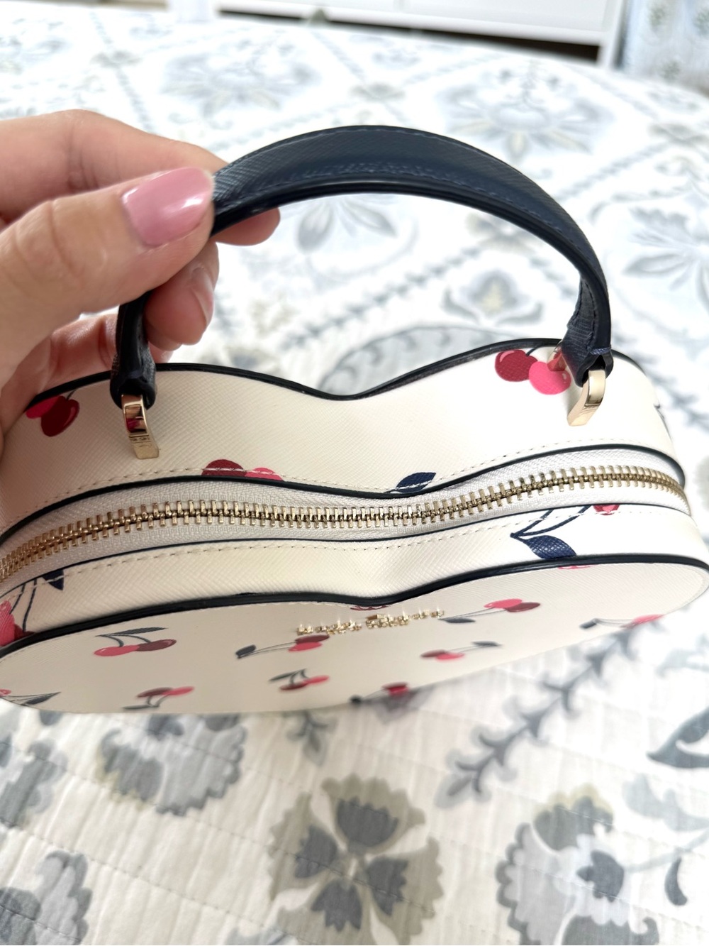 AUTHENTIC Kate Spade Love Shack Cherry Heart Crossbody WHITE Pink - Picture 5 of 7